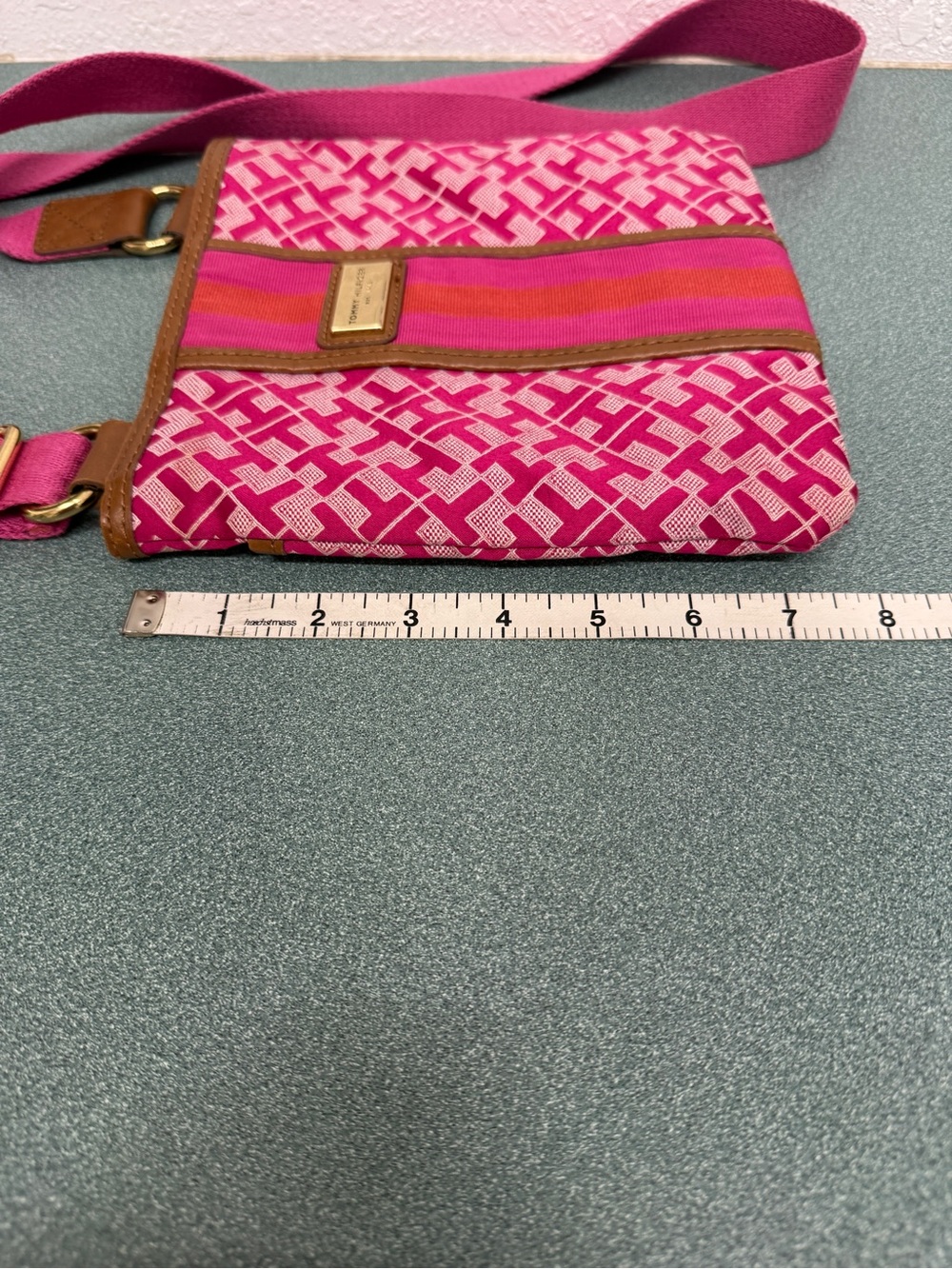 Tommy Hilfiger Logo-Print Crossbody Bag in Pink - Designer Style - Picture 7 of 11